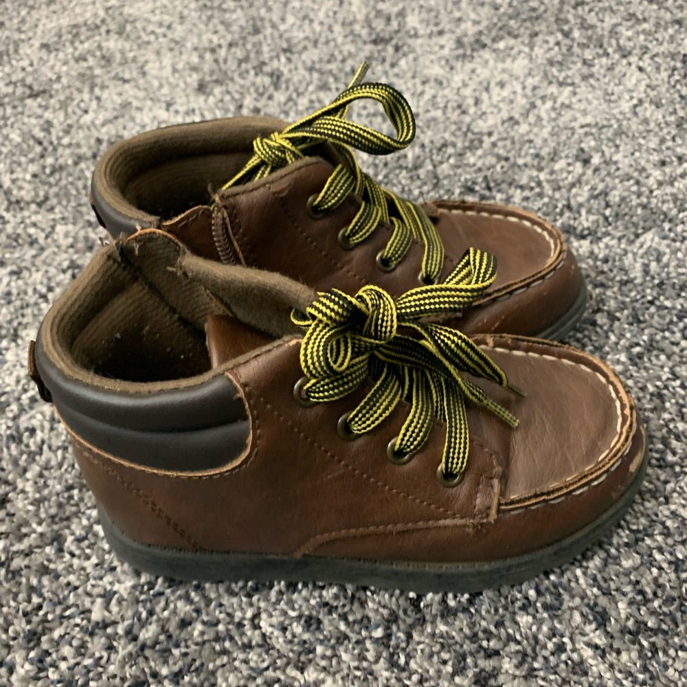 Kids size 11 boots Carter’s